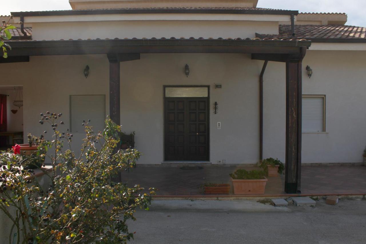 Bed and Breakfast La Casa Di Bia Корлеоне Экстерьер фото